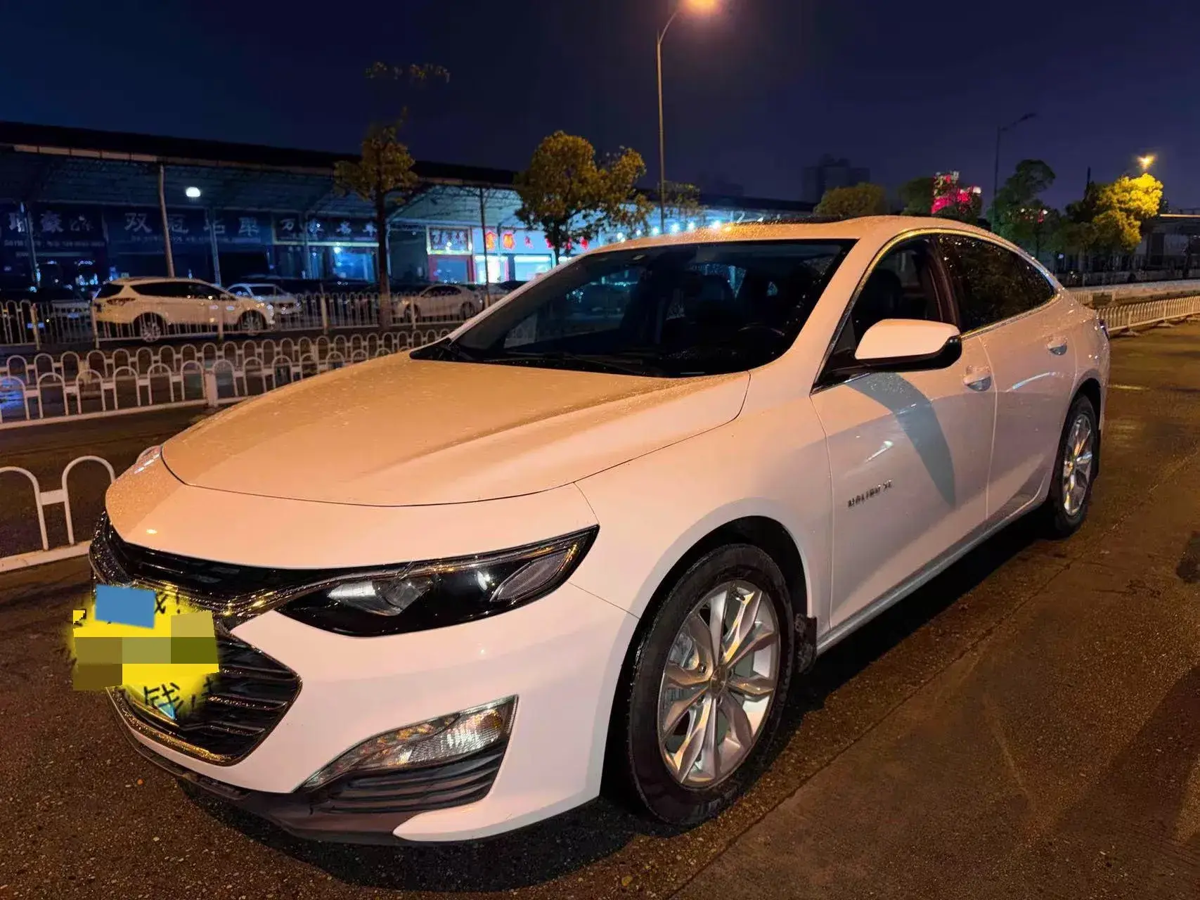 2021 CHEVROLET MALIBU view 1