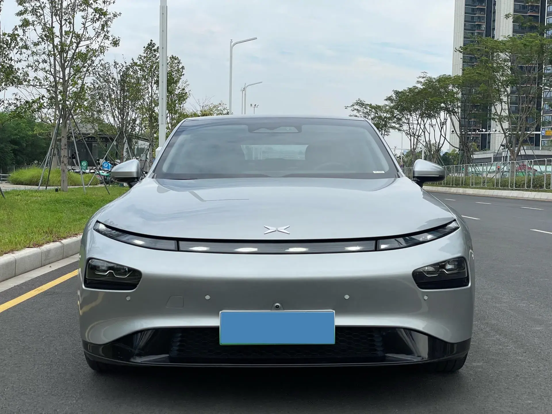 2022 XPENG P7 thumbnail 2