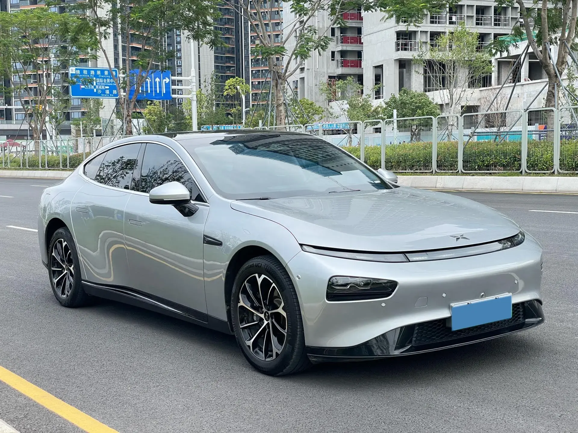 2022 XPENG P7 thumbnail 3