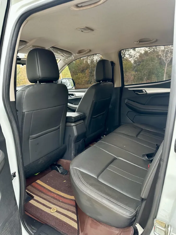 2023 Isuzu Jim 2.5T 143HP L4 6MT,autocango,china used car exporter,china ev exporter,chinese used car exporter,chinese used ev exporter