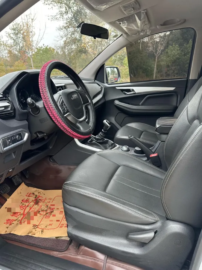 2023 Isuzu Jim 2.5T 143HP L4 6MT,autocango,china used car exporter,china ev exporter,chinese used car exporter,chinese used ev exporter