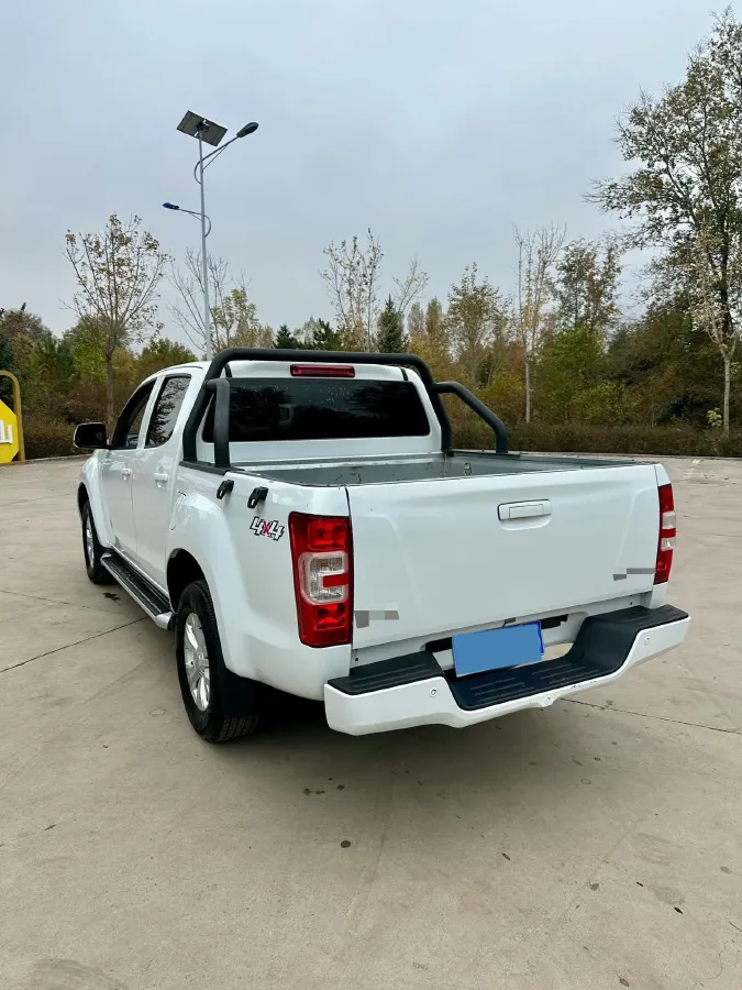 2023 Isuzu Jim 2.5T 143HP L4 6MT,autocango,china used car exporter,china ev exporter,chinese used car exporter,chinese used ev exporter