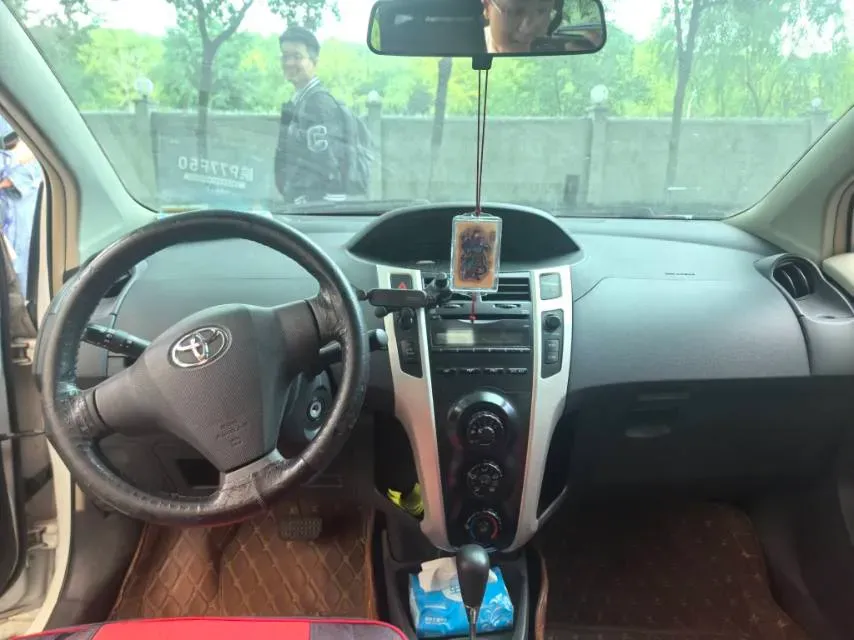 2011 Toyota Yaris 1.6L 118HP L4 4AT,autocango,china used car exporter,china ev exporter,chinese used car exporter,chinese used ev exporter