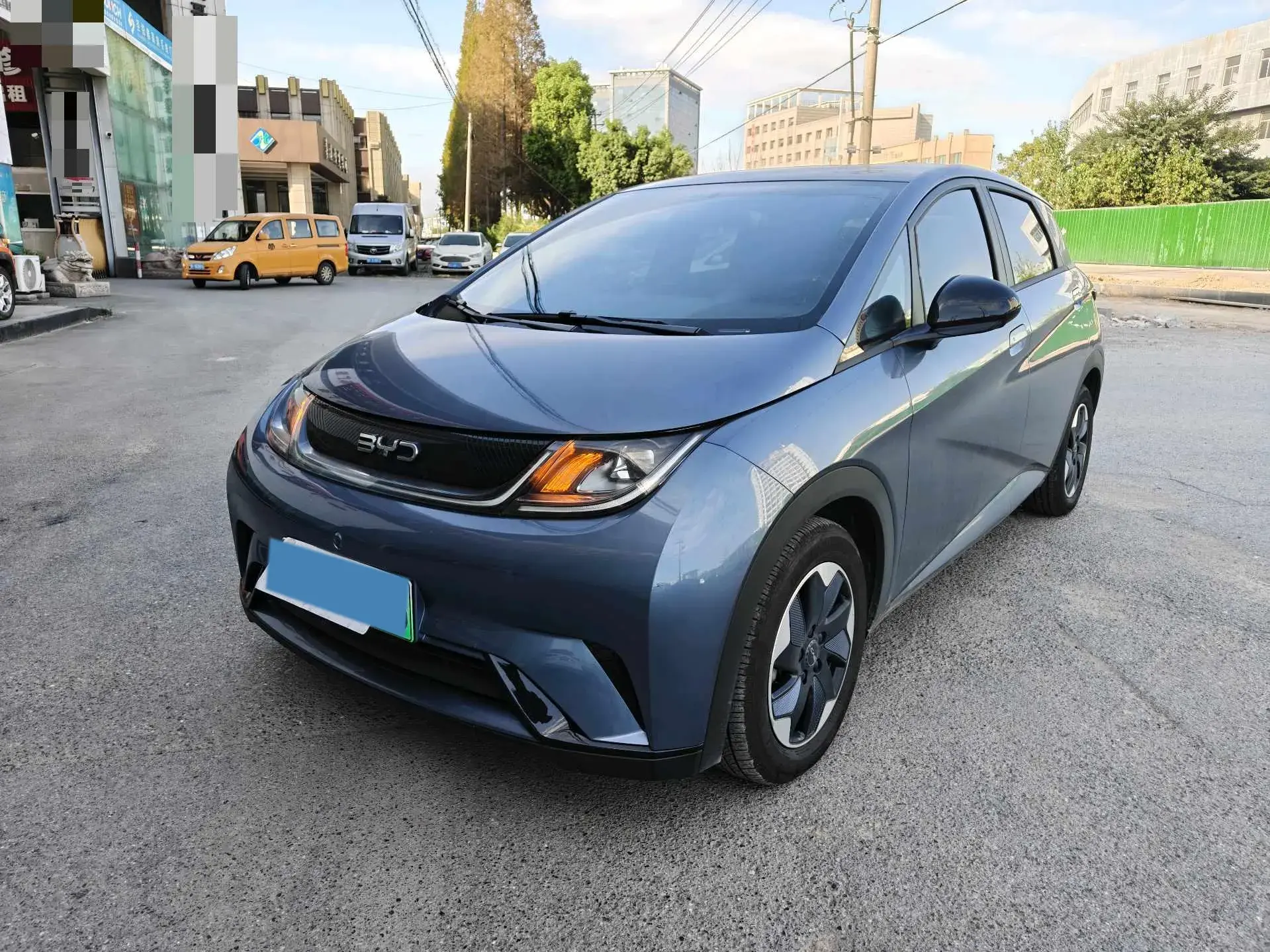 2024 BYD DOLPHIN view 1