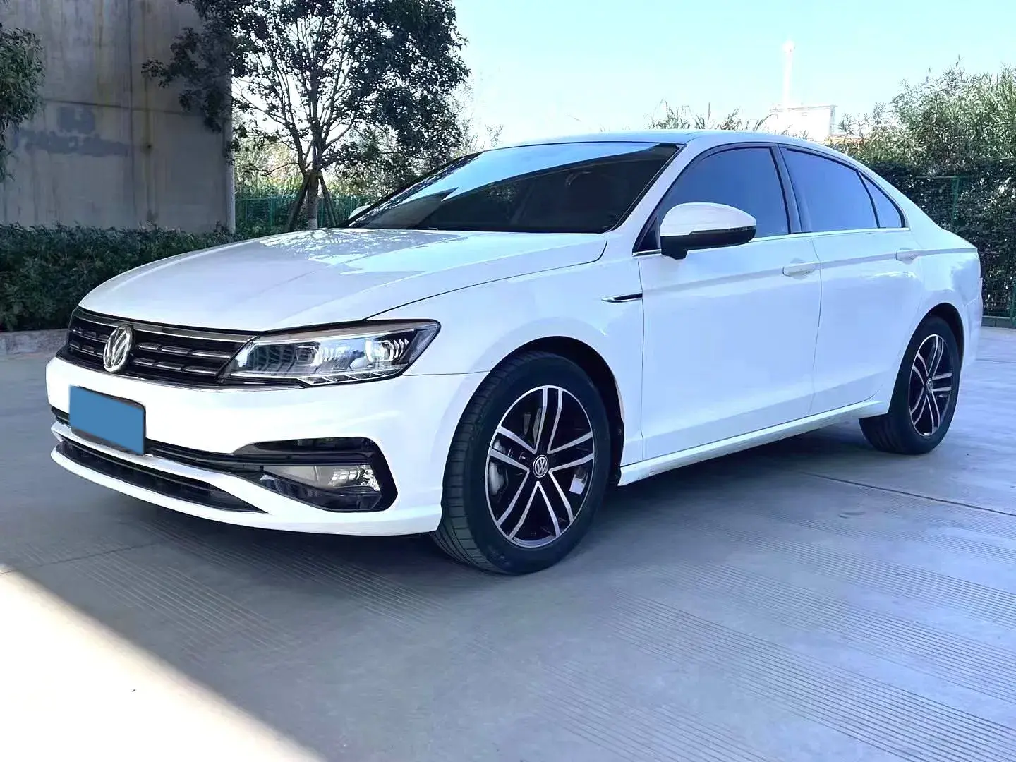 2021 VOLKSWAGEN LAMANDO view 1