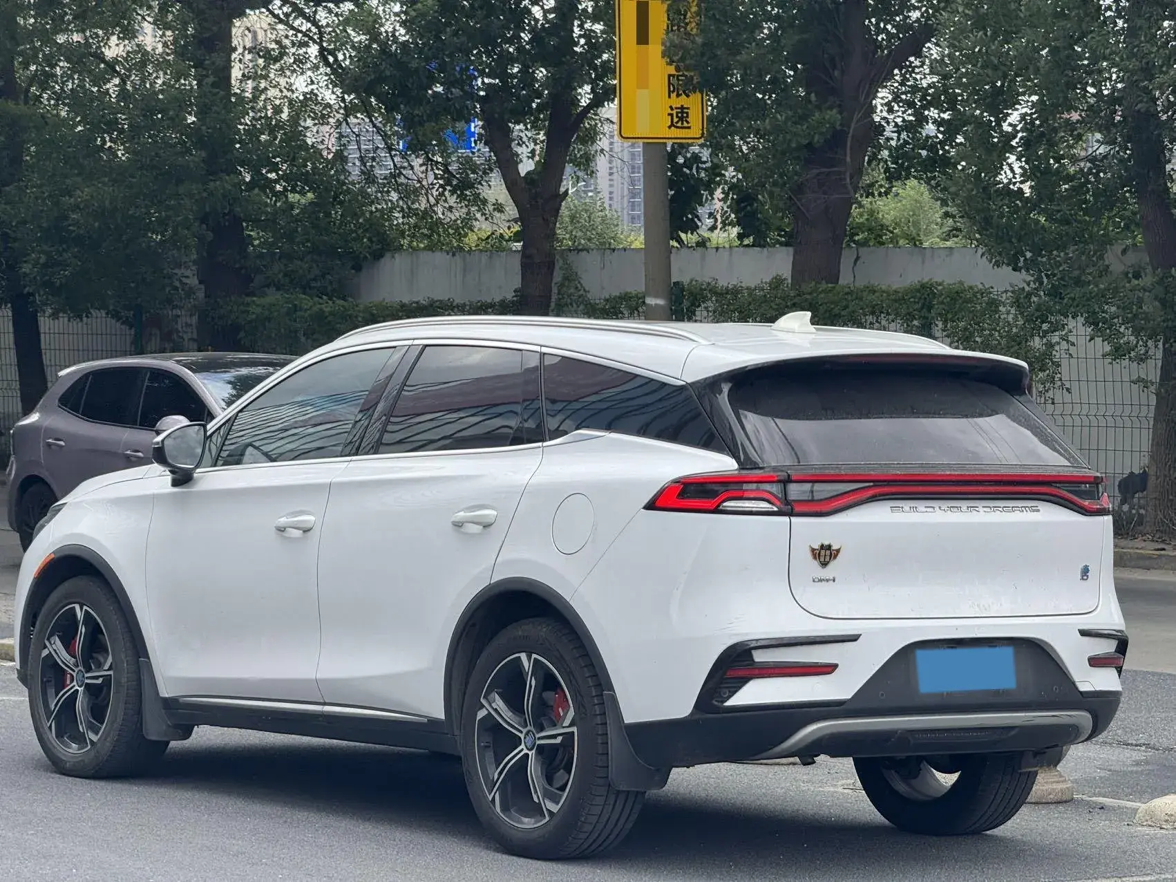 2021 BYD TANG thumbnail 3