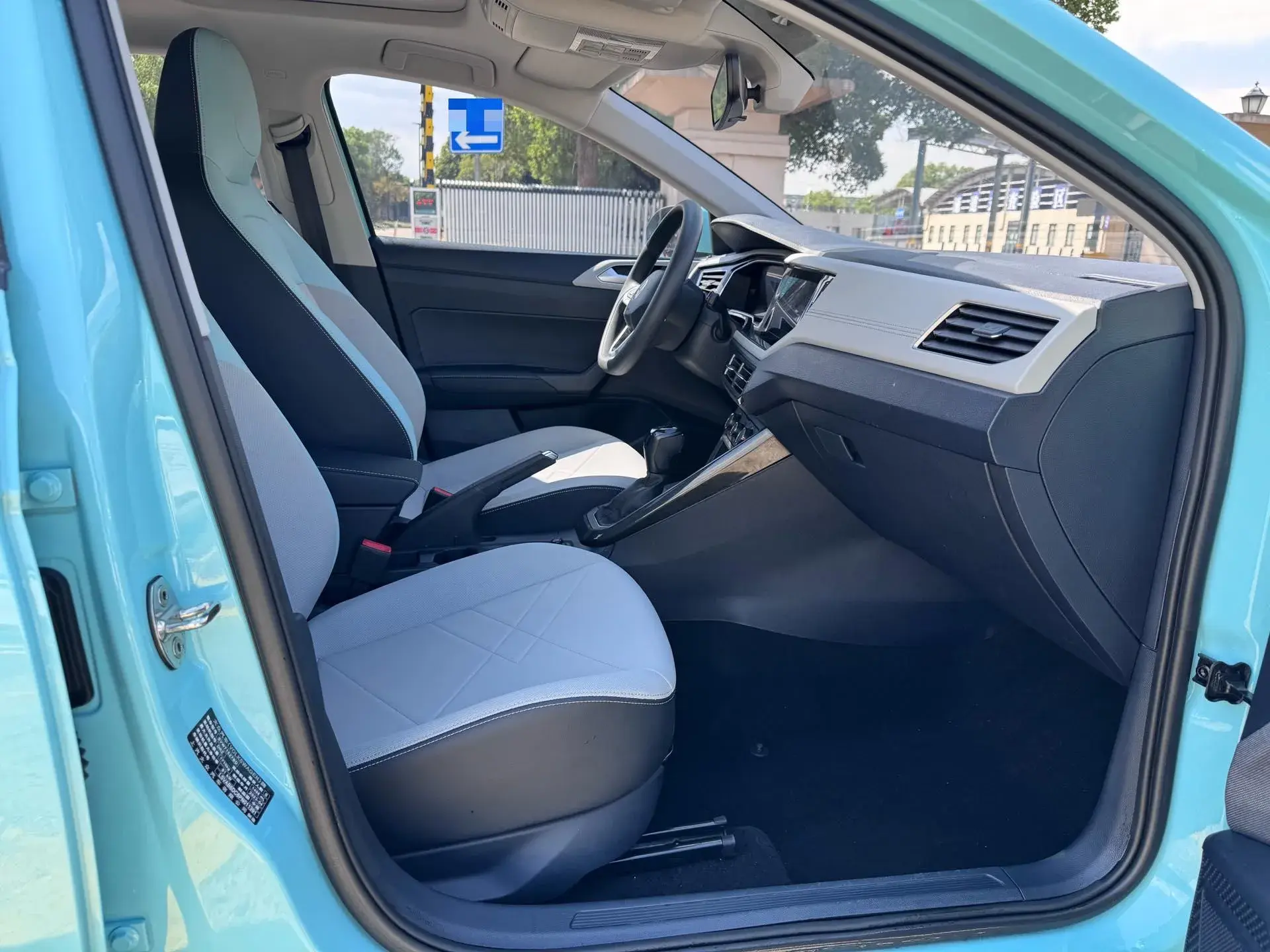 2023 VOLKSWAGEN LAVIDA thumbnail 3