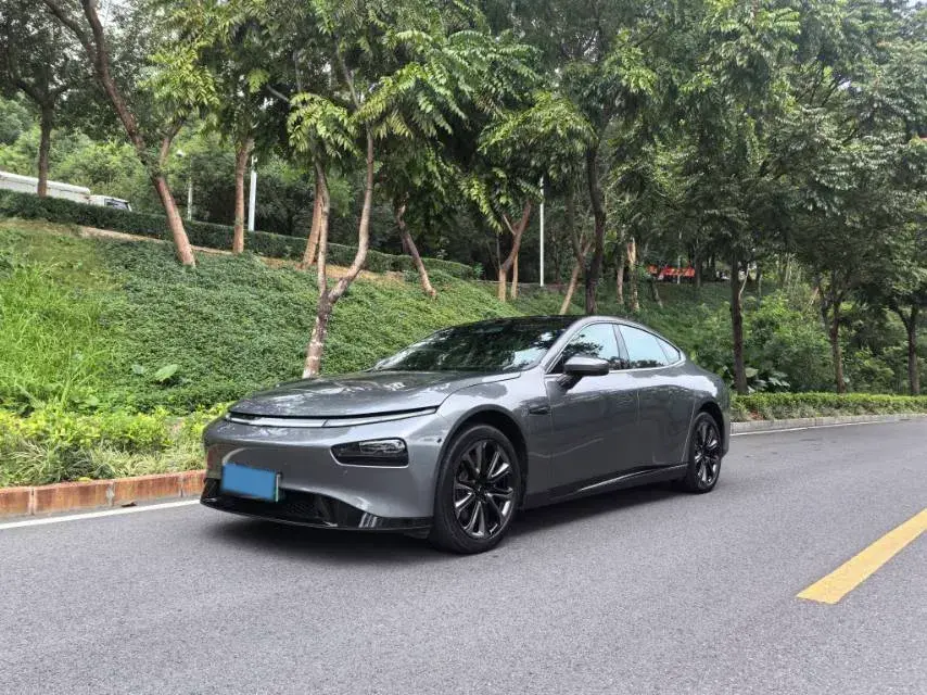 2022 XPENG P7 view 1