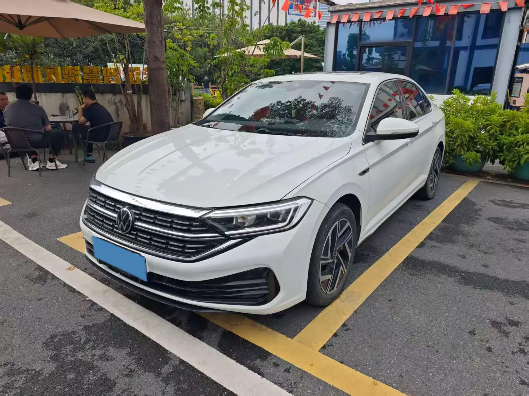 2023 VOLKSWAGEN SAGITAR view 1