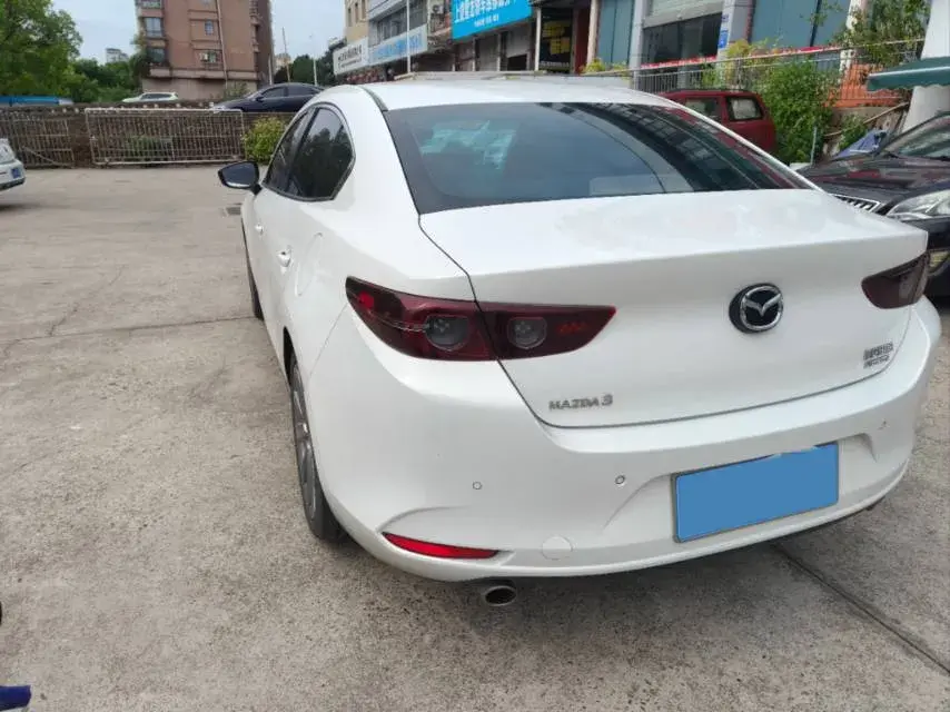 2022 MAZDA 3 thumbnail 4