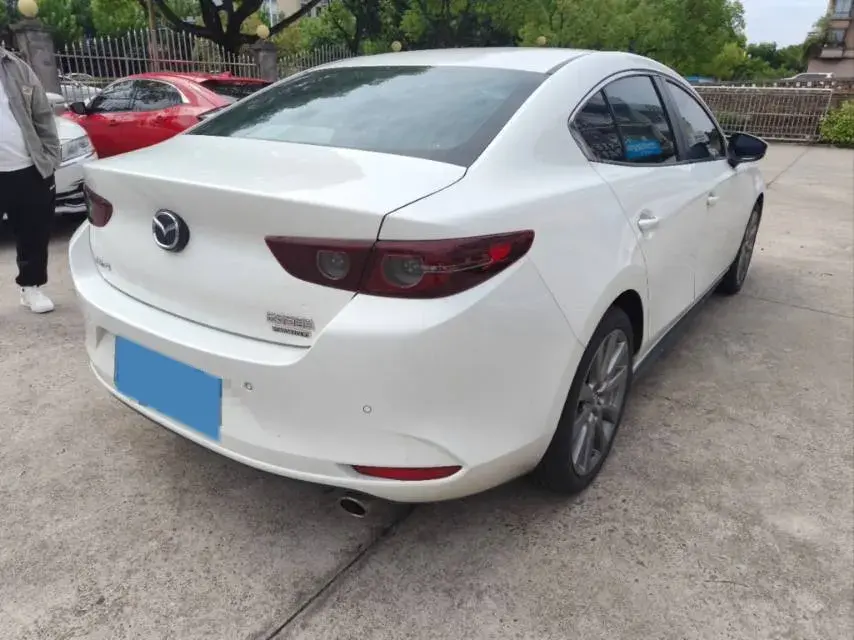2022 MAZDA 3 thumbnail 3