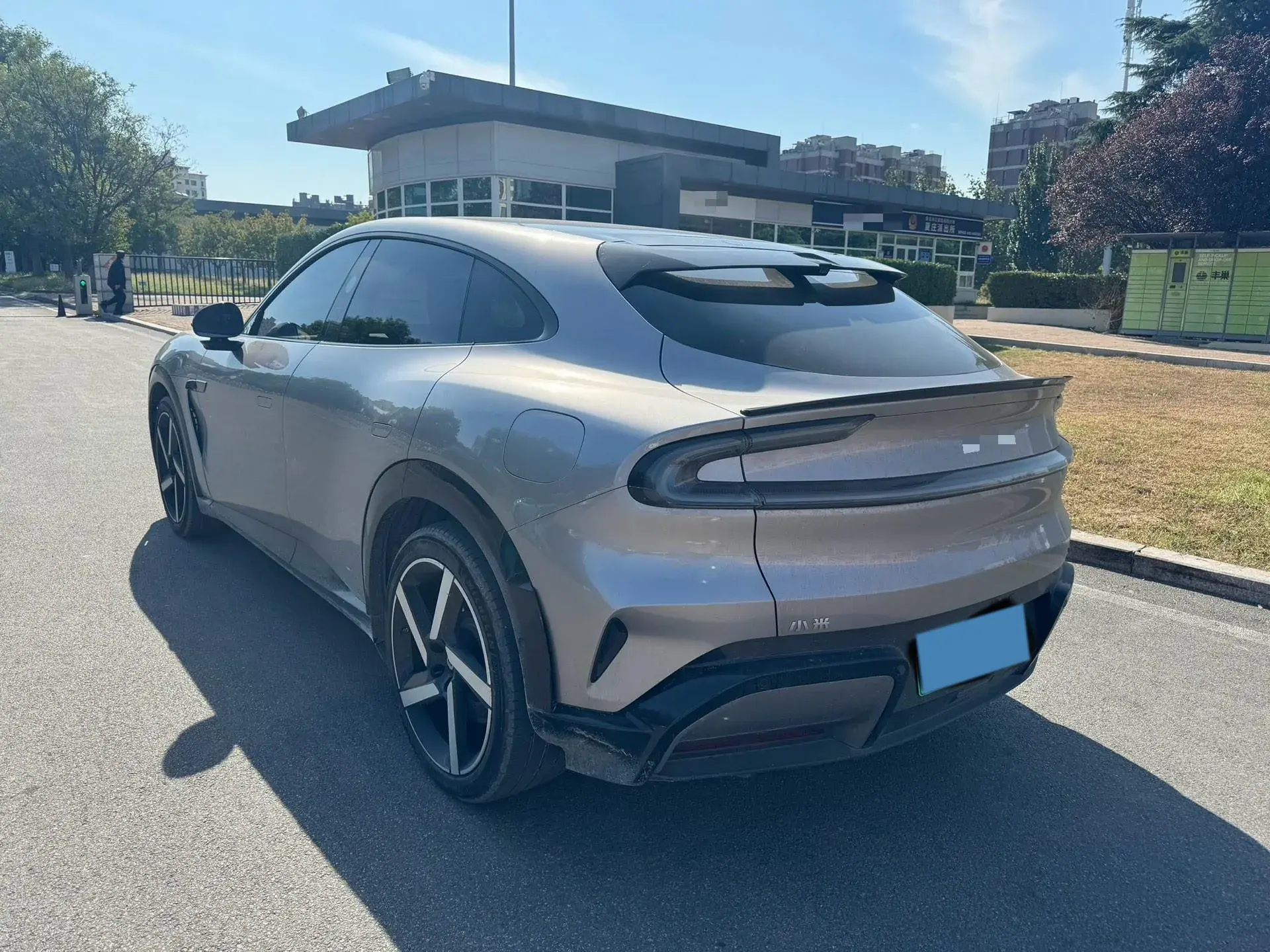 2025 MI YU7 thumbnail 4