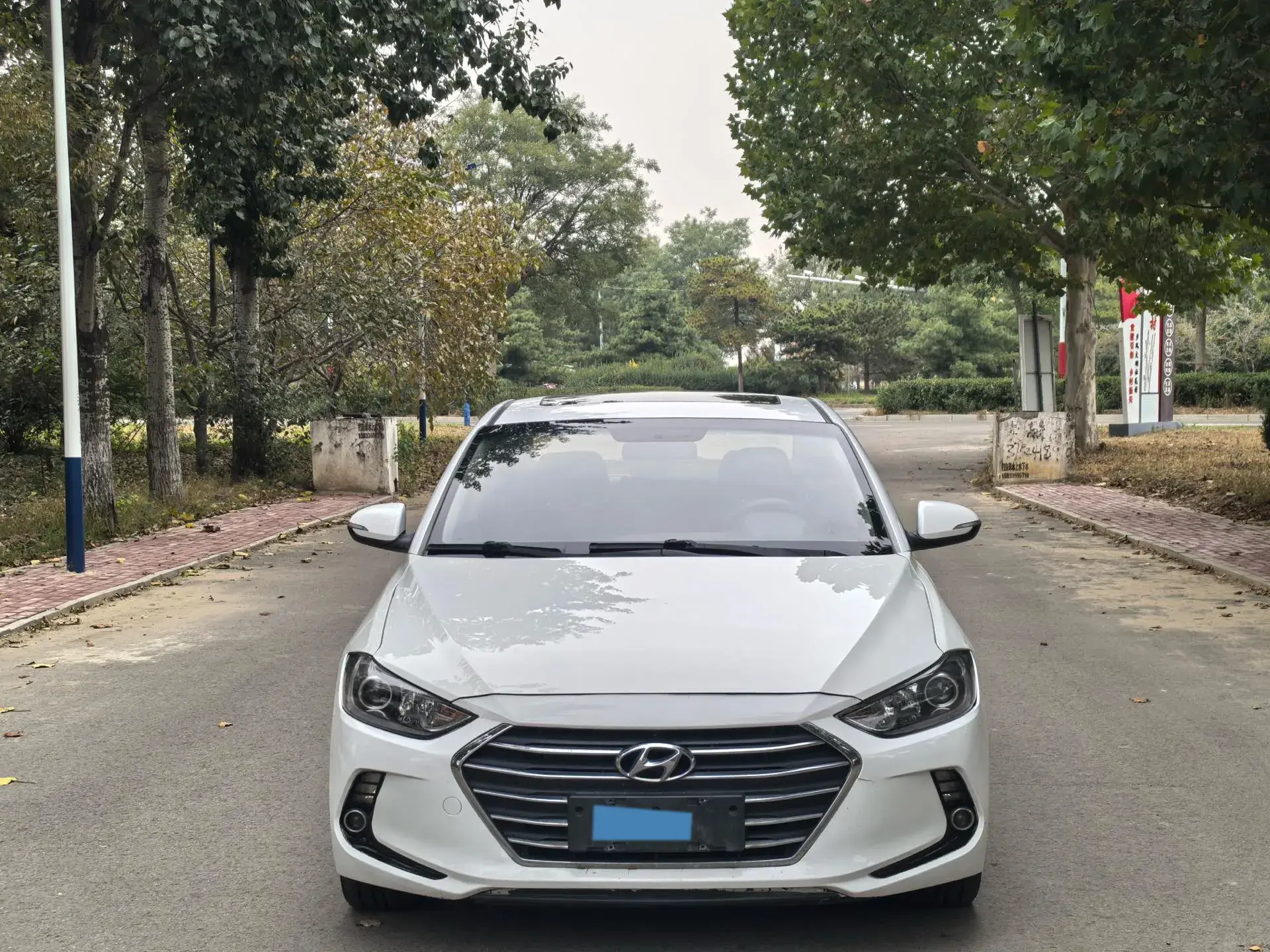 2016 HYUNDAI ELANTRA thumbnail 2