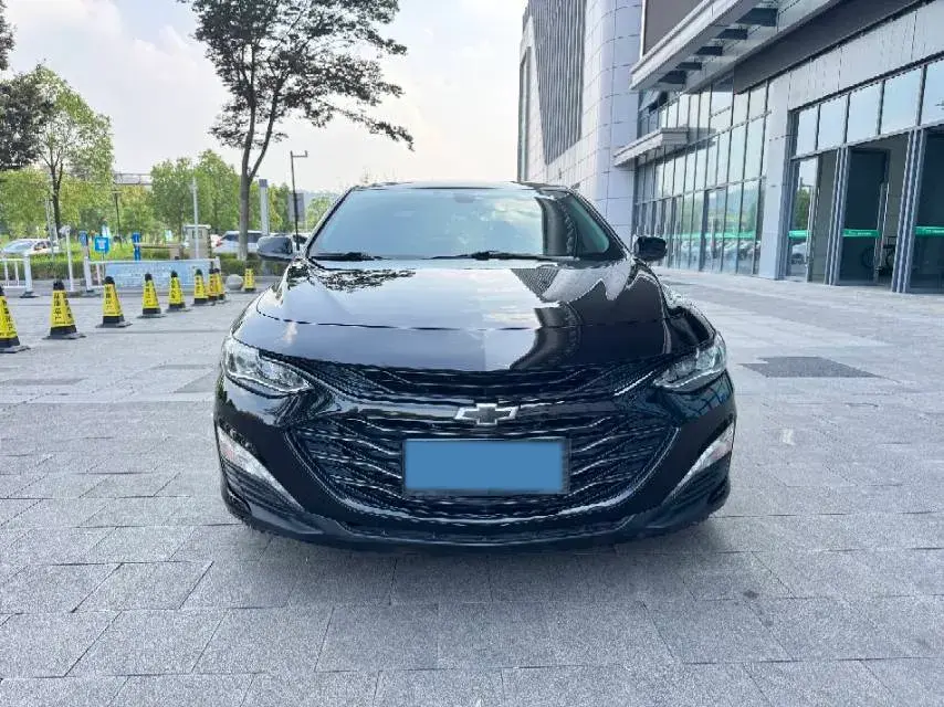 2019 CHEVROLET MALIBU thumbnail 2