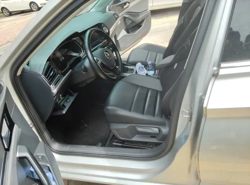 2020 VOLKSWAGEN SAGITAR thumbnail 4