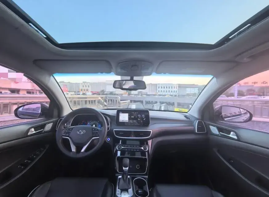 2019 HYUNDAI TUCSON thumbnail 4