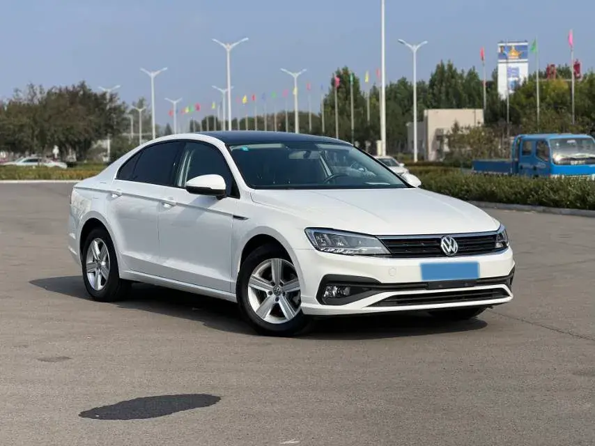 2019 VOLKSWAGEN LAMANDO thumbnail 3