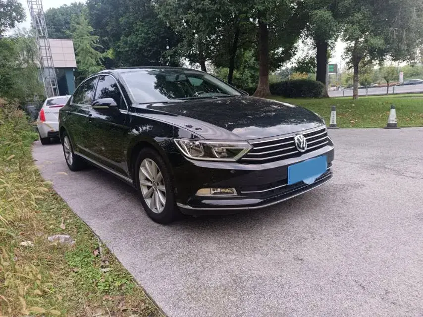 2018 VOLKSWAGEN MAGOTAN thumbnail 2