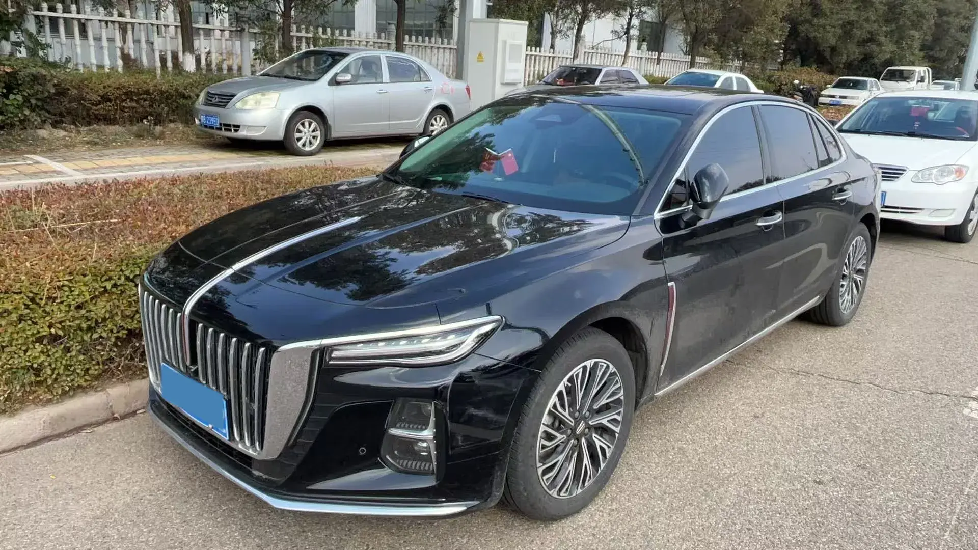 2025 HONGQI H5 view 1