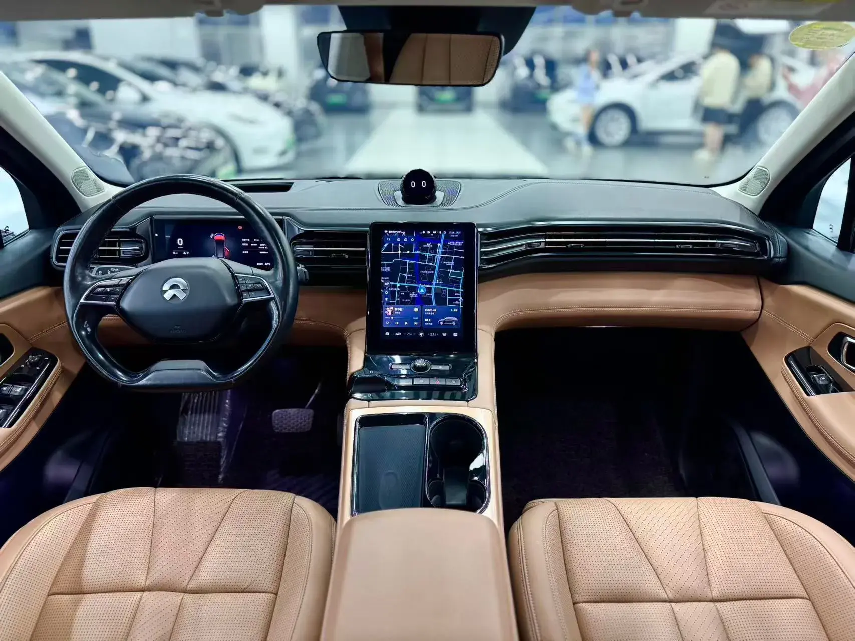 2018 NIO ES8 thumbnail 4