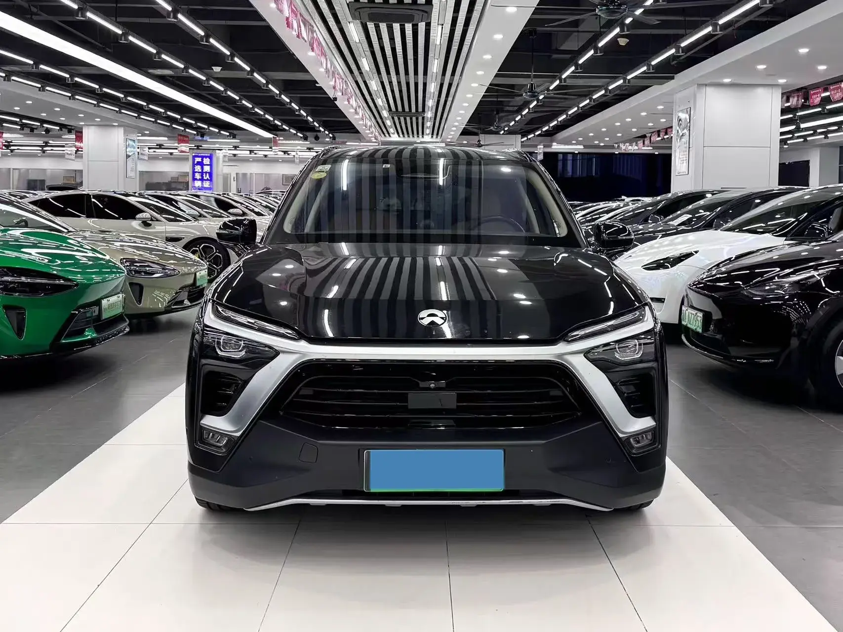 2018 NIO ES8 thumbnail 2