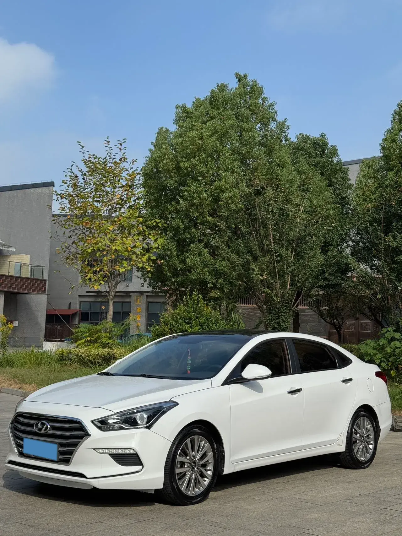 2017 HYUNDAI MISTRA view 1
