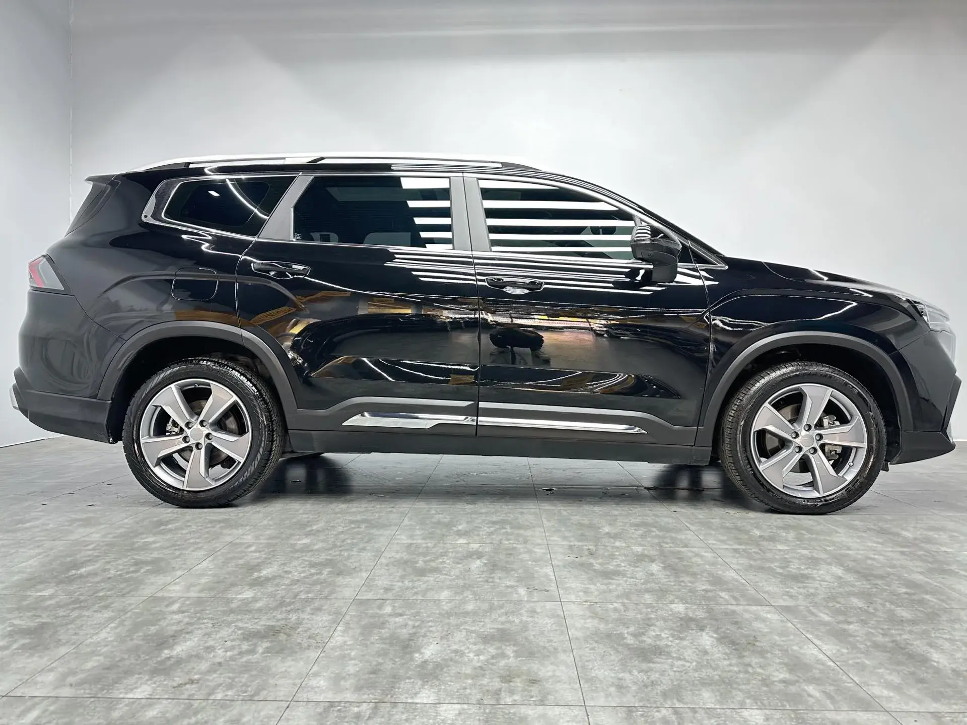 2024 GEELY MONJARO thumbnail 3