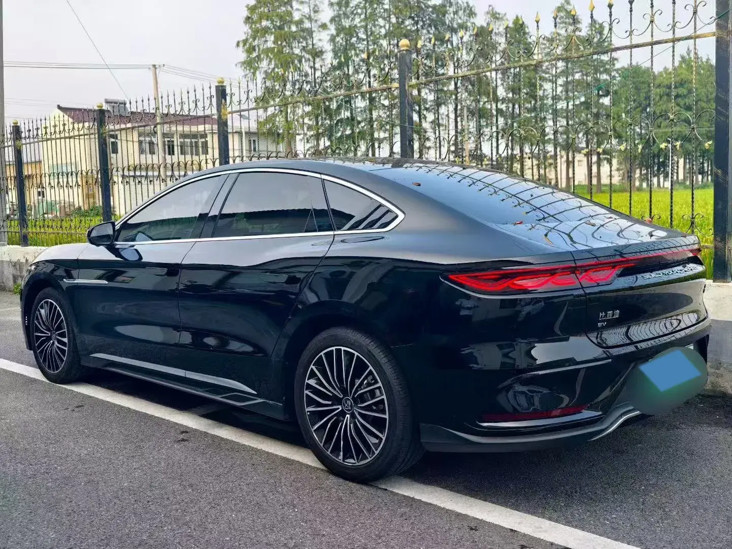 2023 BYD HAN thumbnail 2