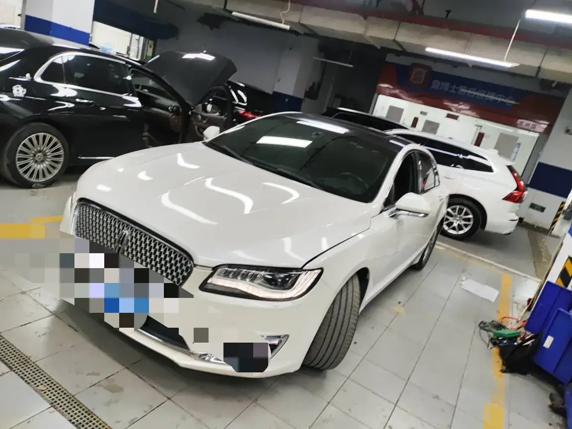 2018 LINCOLN MKZ view 1