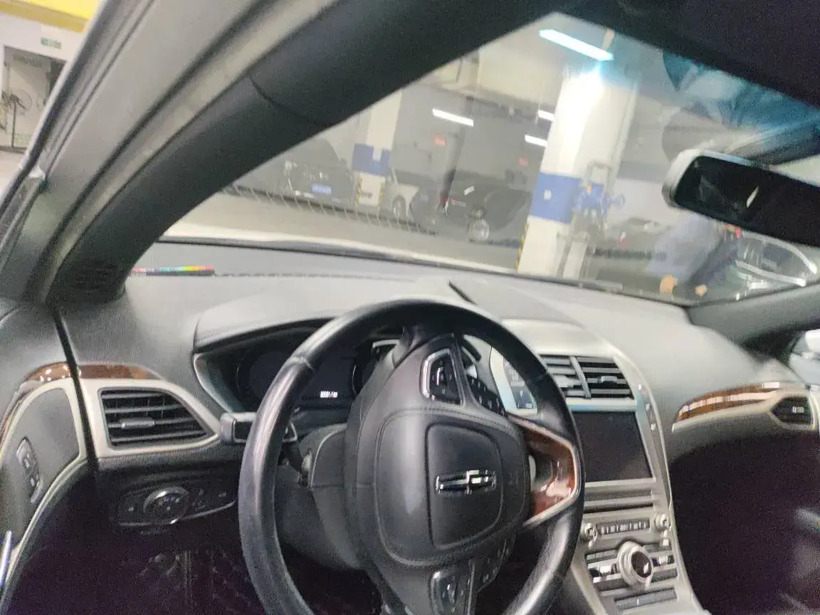 2018 LINCOLN MKZ thumbnail 2