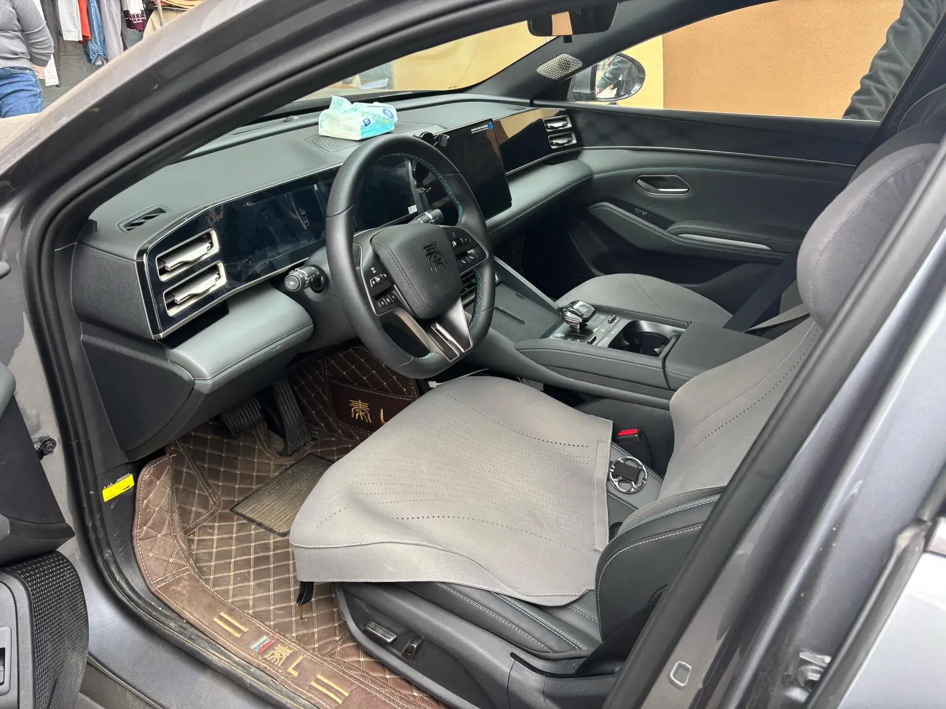 2024 BYD QINL thumbnail 3