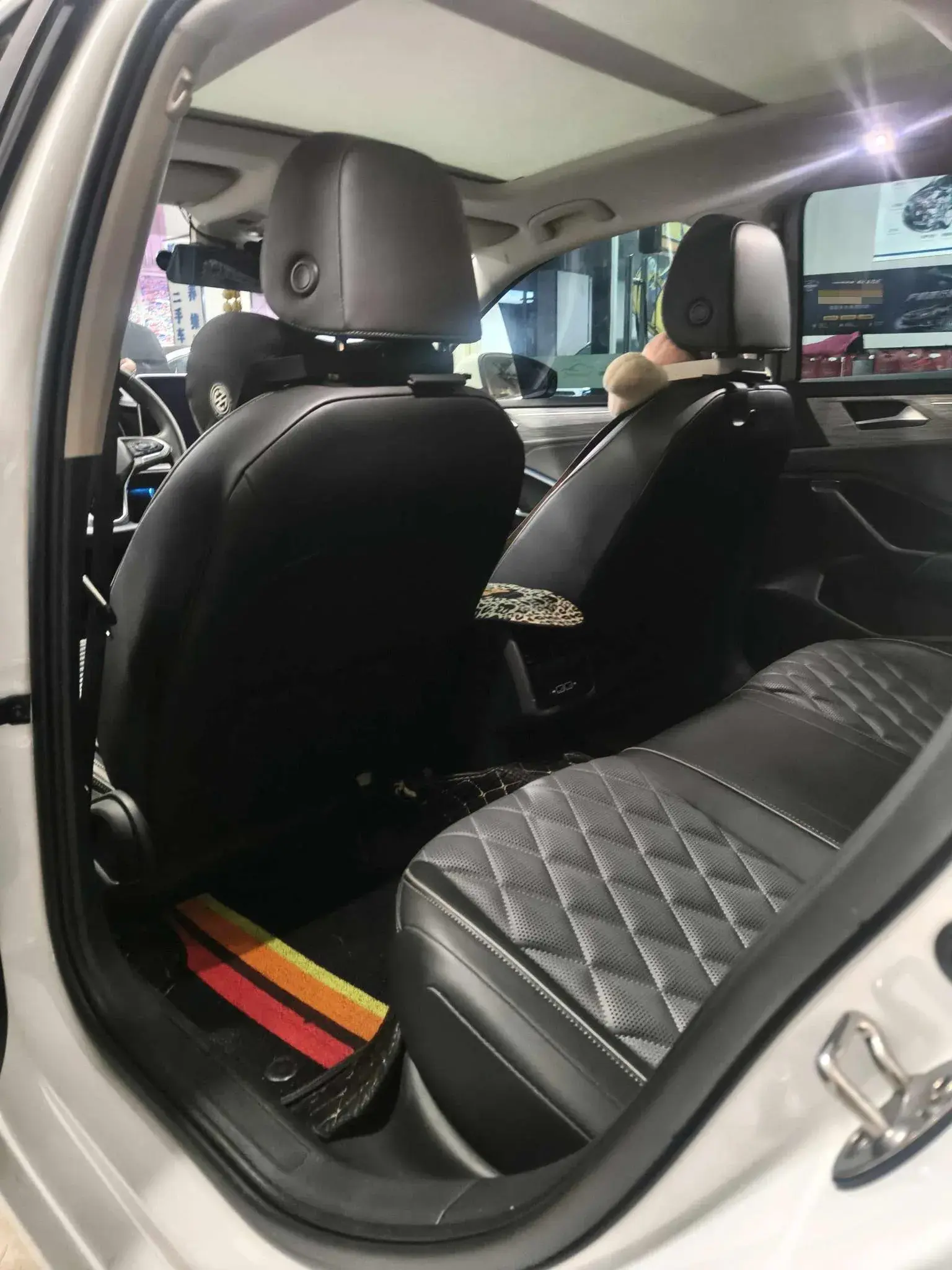 2023 VOLKSWAGEN SAGITAR thumbnail 4