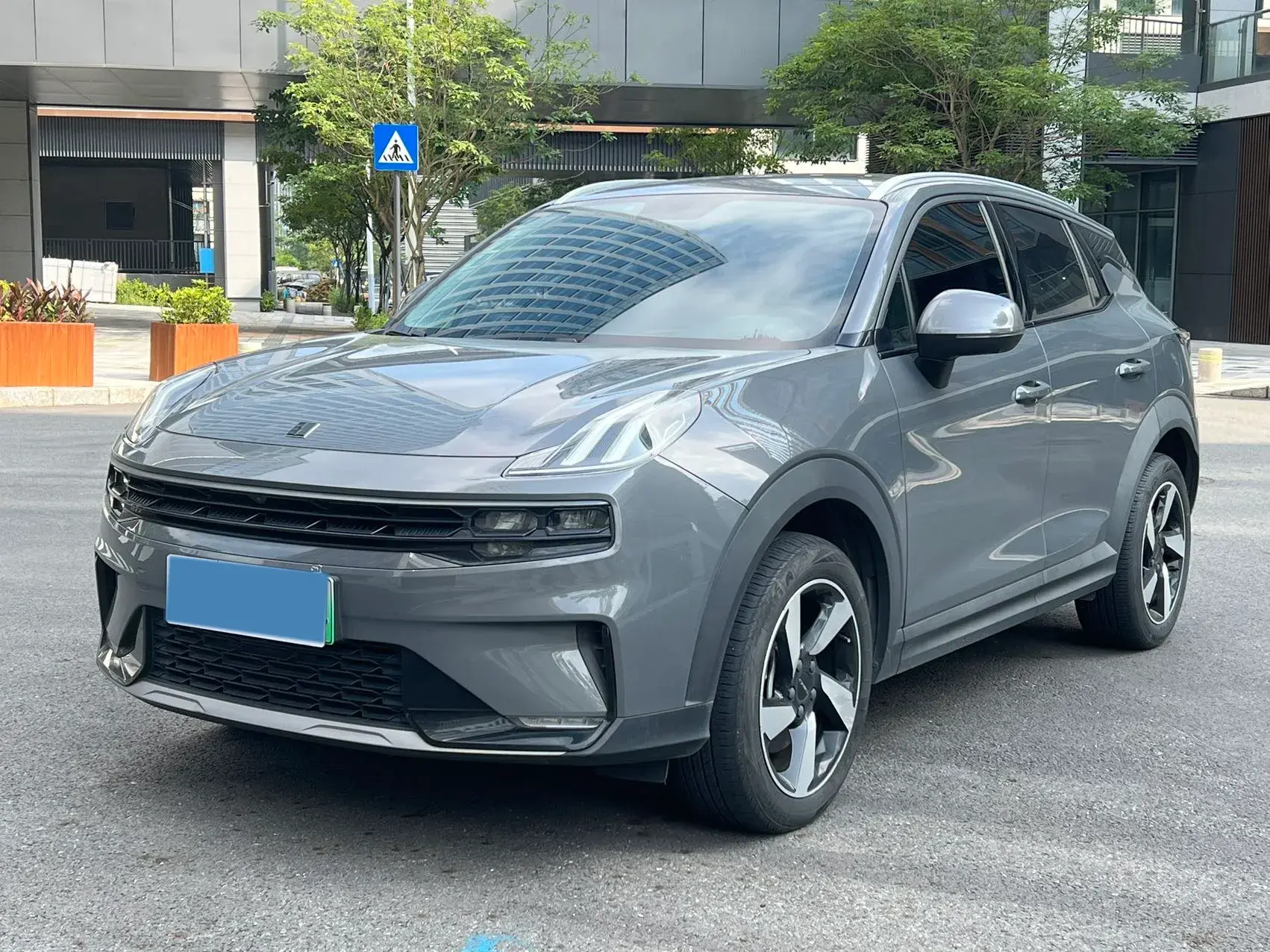 2020 LYNK&CO 06 view 1