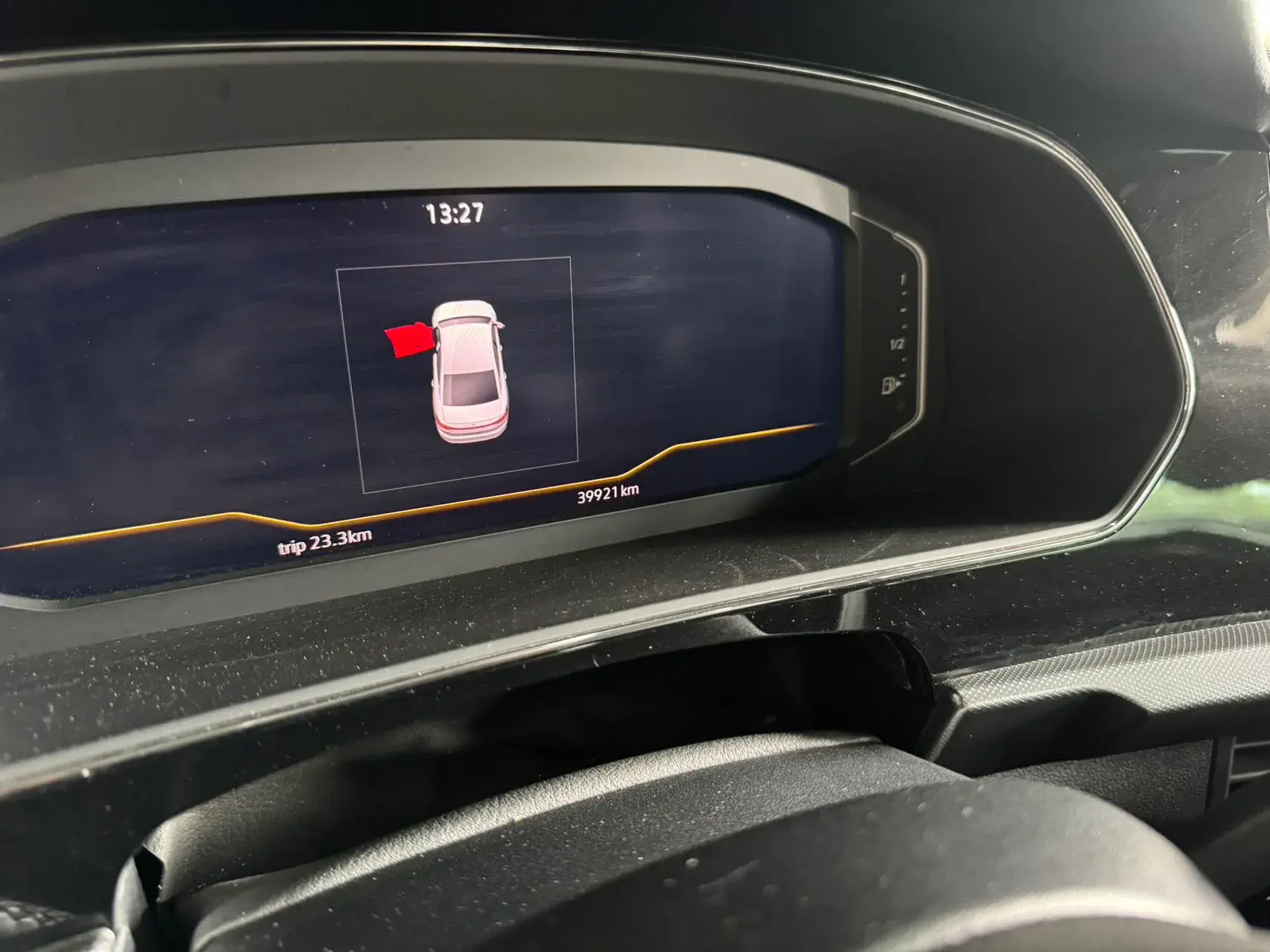 2023 VOLKSWAGEN PASSAT thumbnail 4