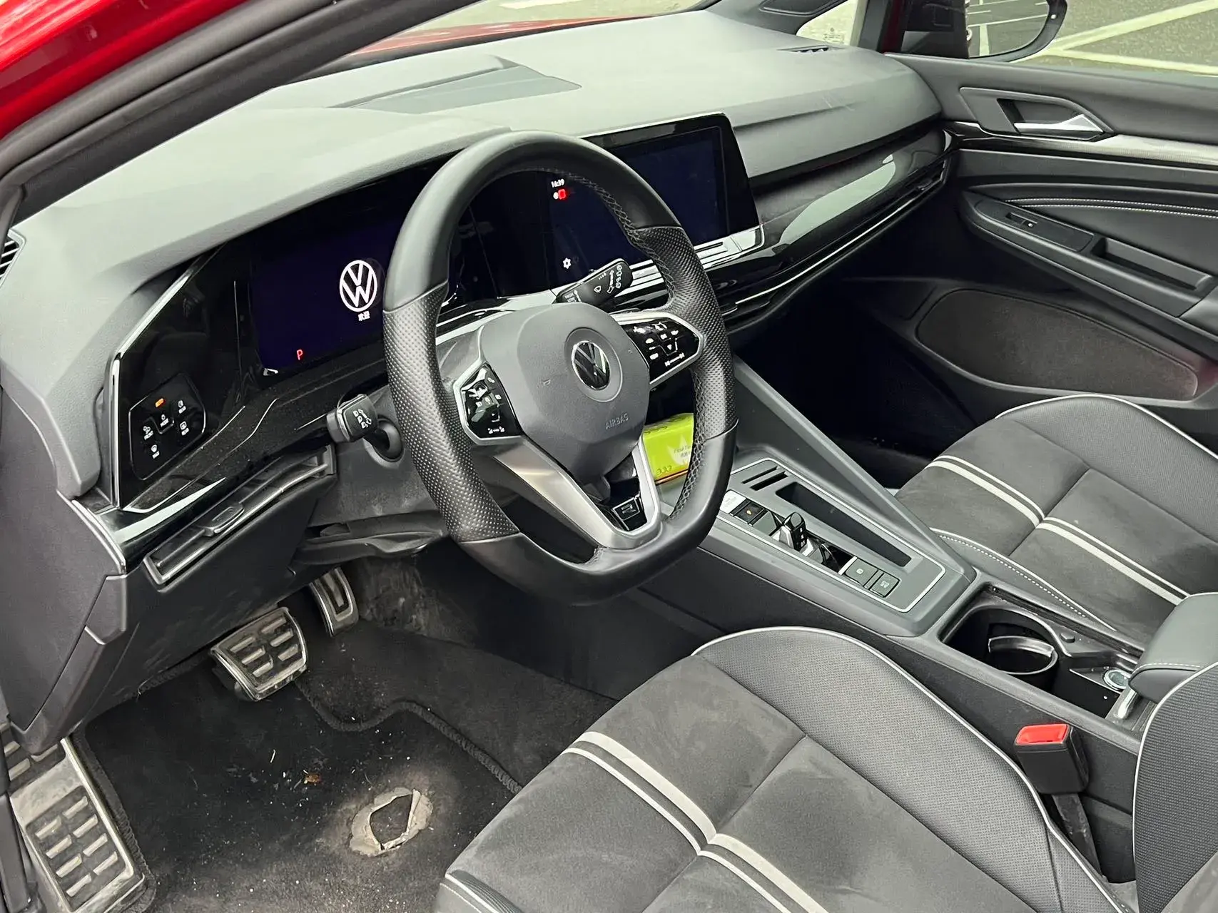 2021 VOLKSWAGEN GOLF thumbnail 3