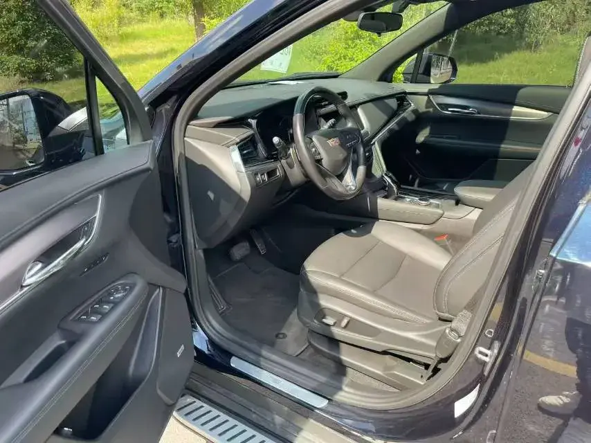 2021 CADILLAC XT6 thumbnail 4