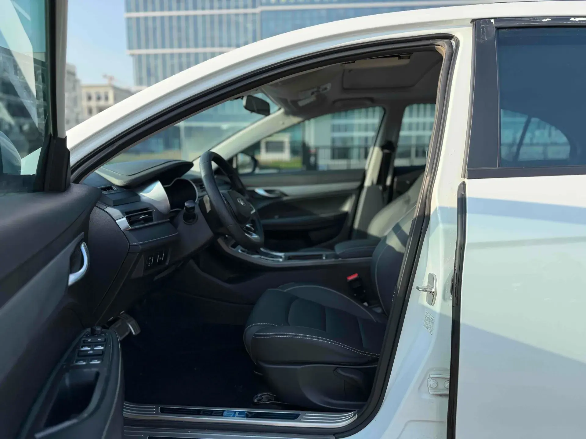 2020 GEELY EMGRAND thumbnail 4