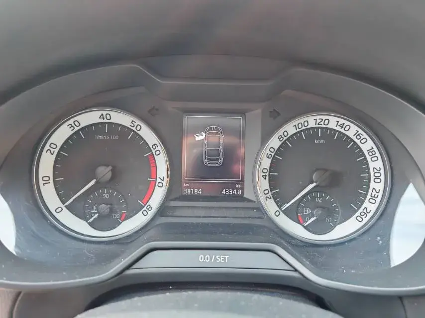 2021 SKODA OCTAVIA thumbnail 3