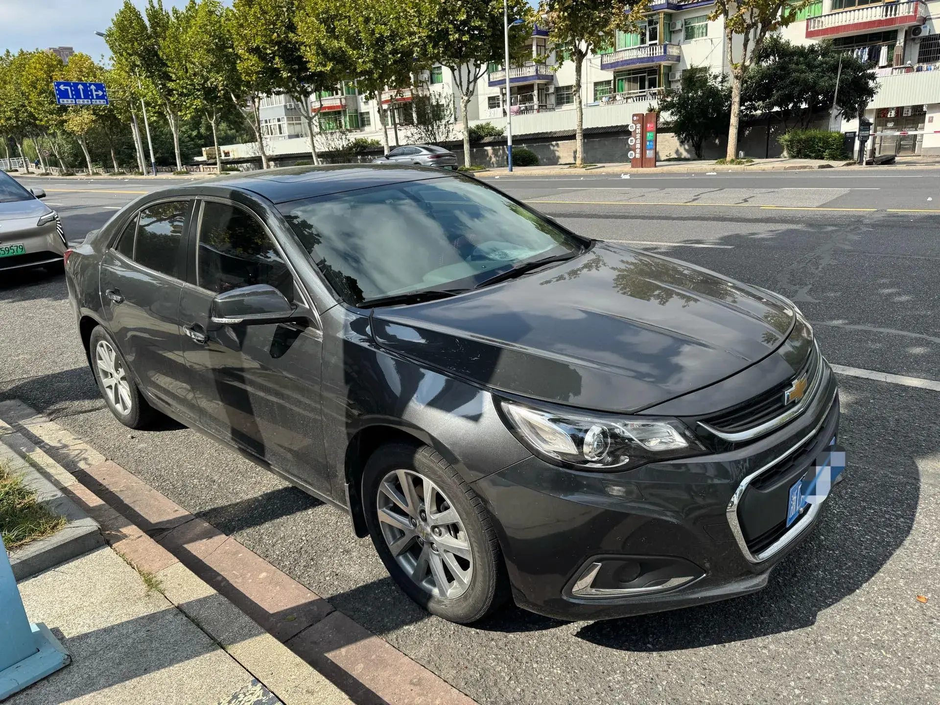 2018 CHEVROLET MALIBU thumbnail 3