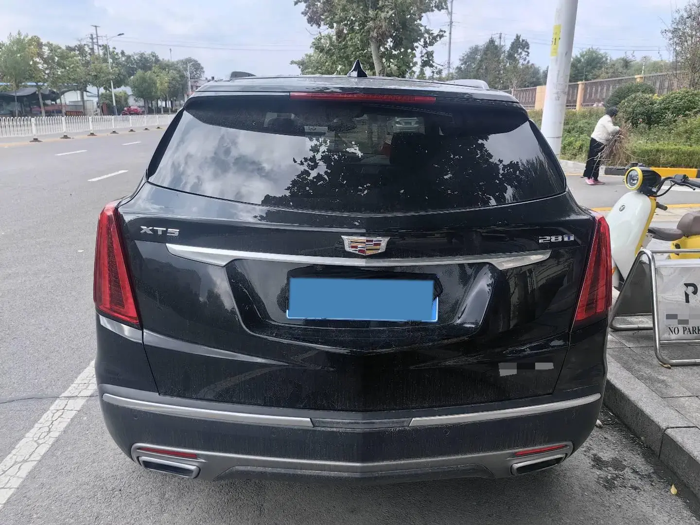 2022 CADILLAC XT5 thumbnail 4