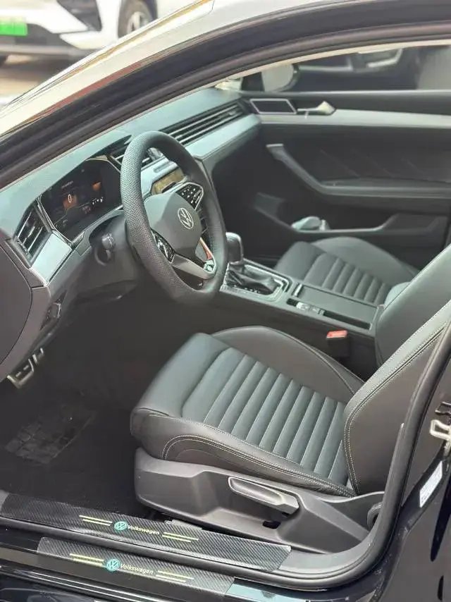 2025 VOLKSWAGEN MAGOTAN thumbnail 4