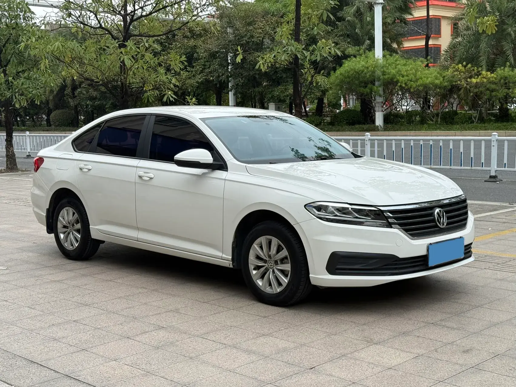 2019 VOLKSWAGEN LAVIDA thumbnail 3