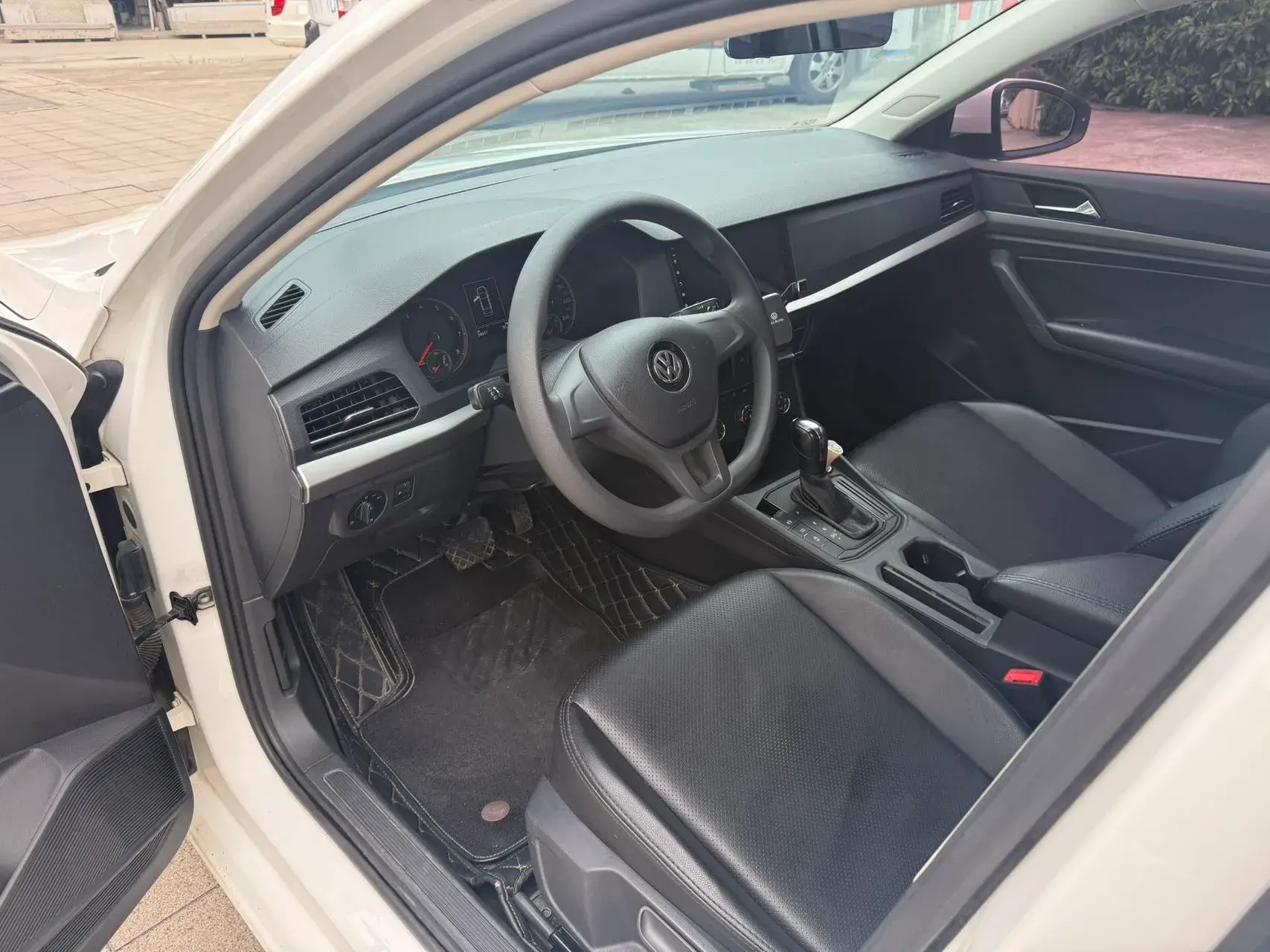 2019 VOLKSWAGEN LAVIDA thumbnail 4