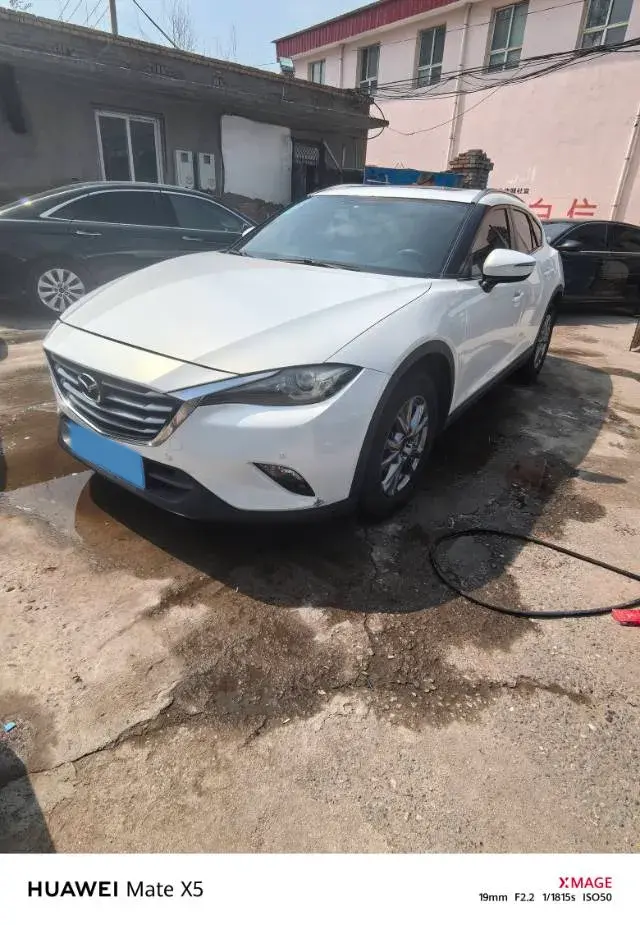 2018 MAZDA CX-4 view 1