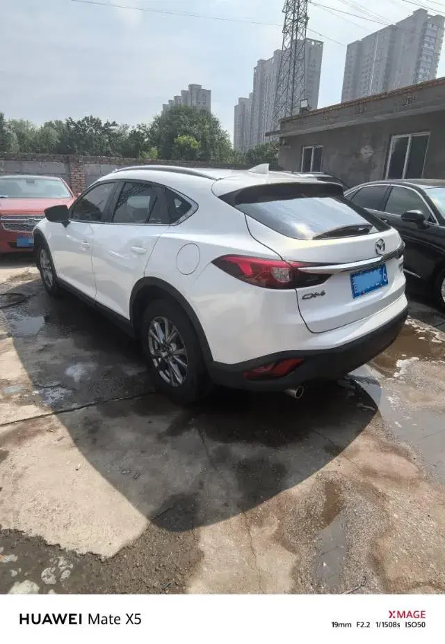 2018 MAZDA CX-4 thumbnail 4