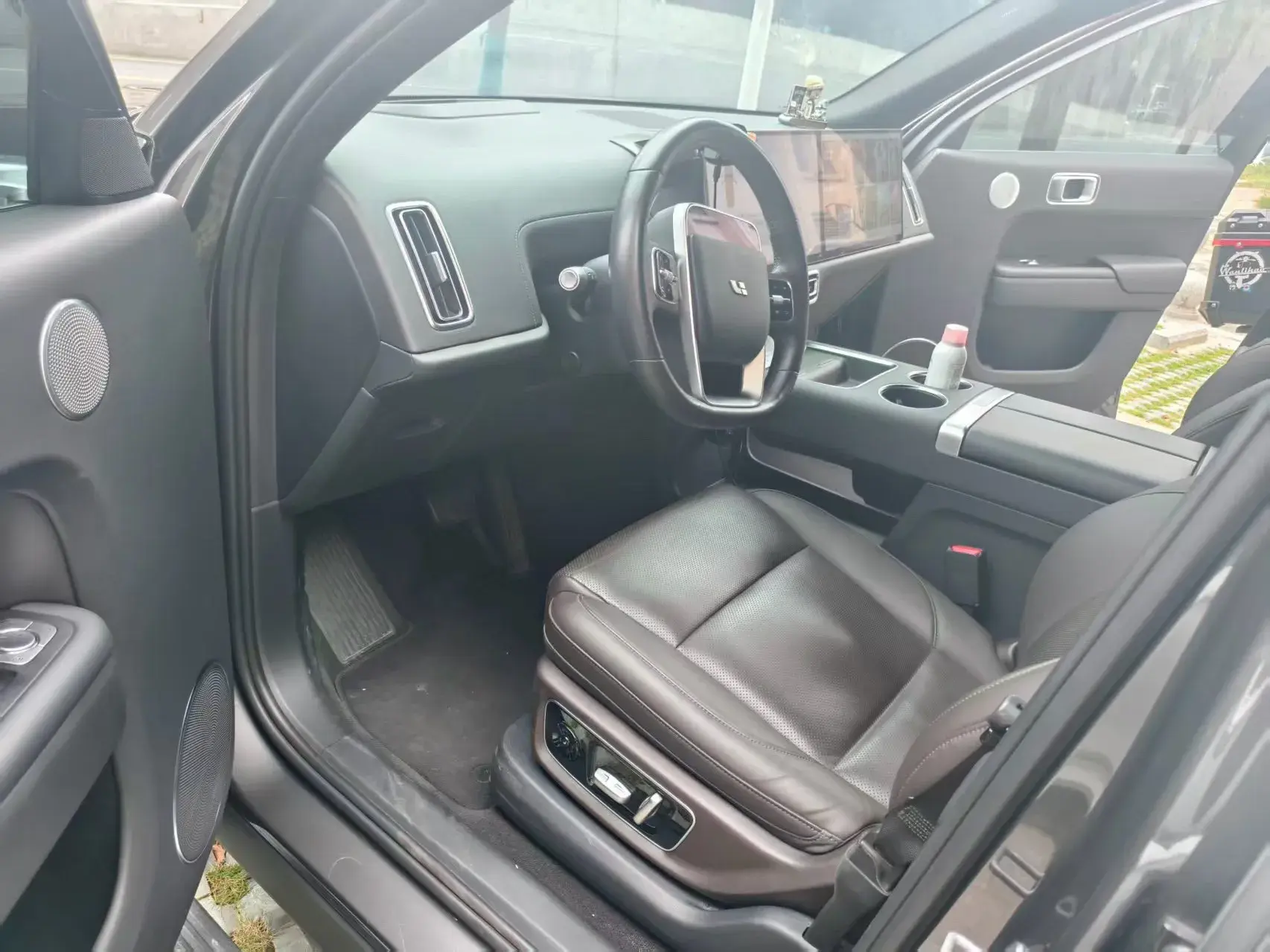 2022 LI L9 thumbnail 2