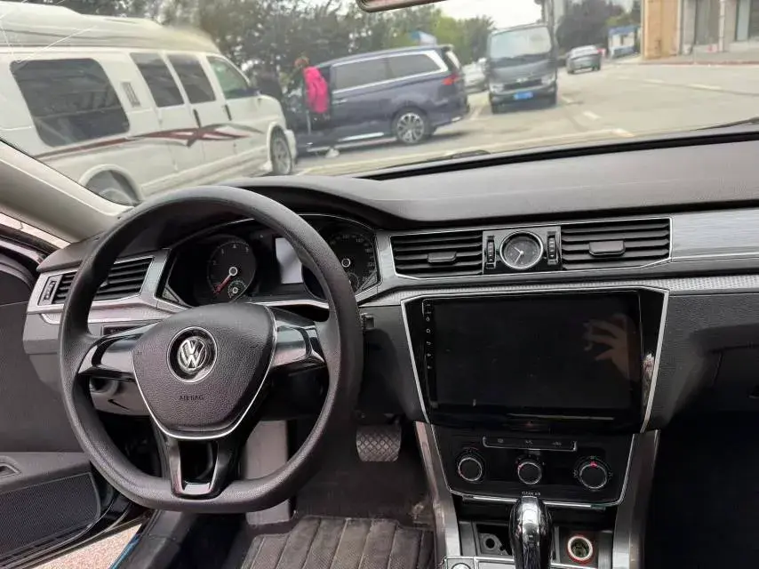 2019 VOLKSWAGEN PASSAT thumbnail 4