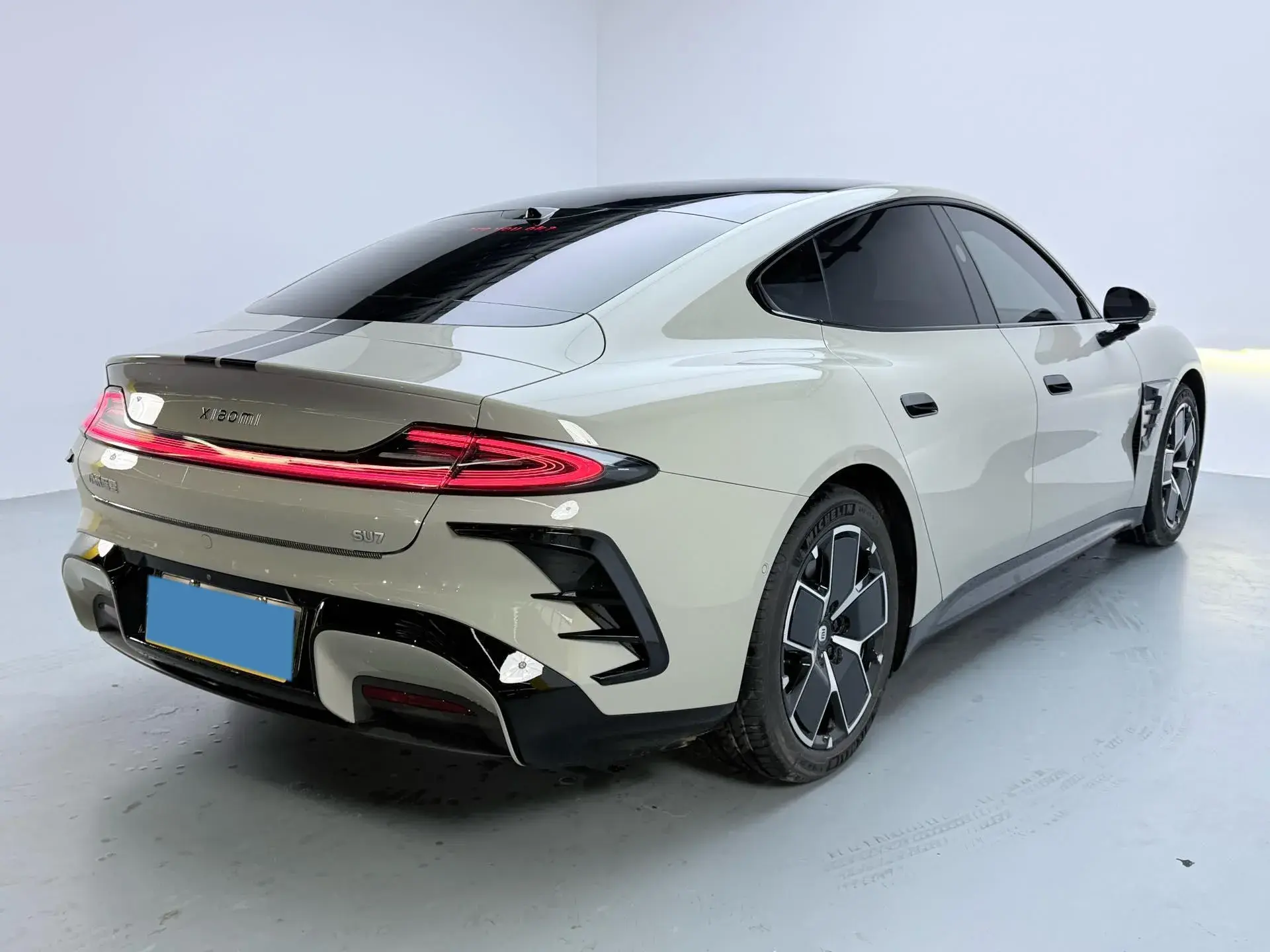 2024 MI SU7 thumbnail 3