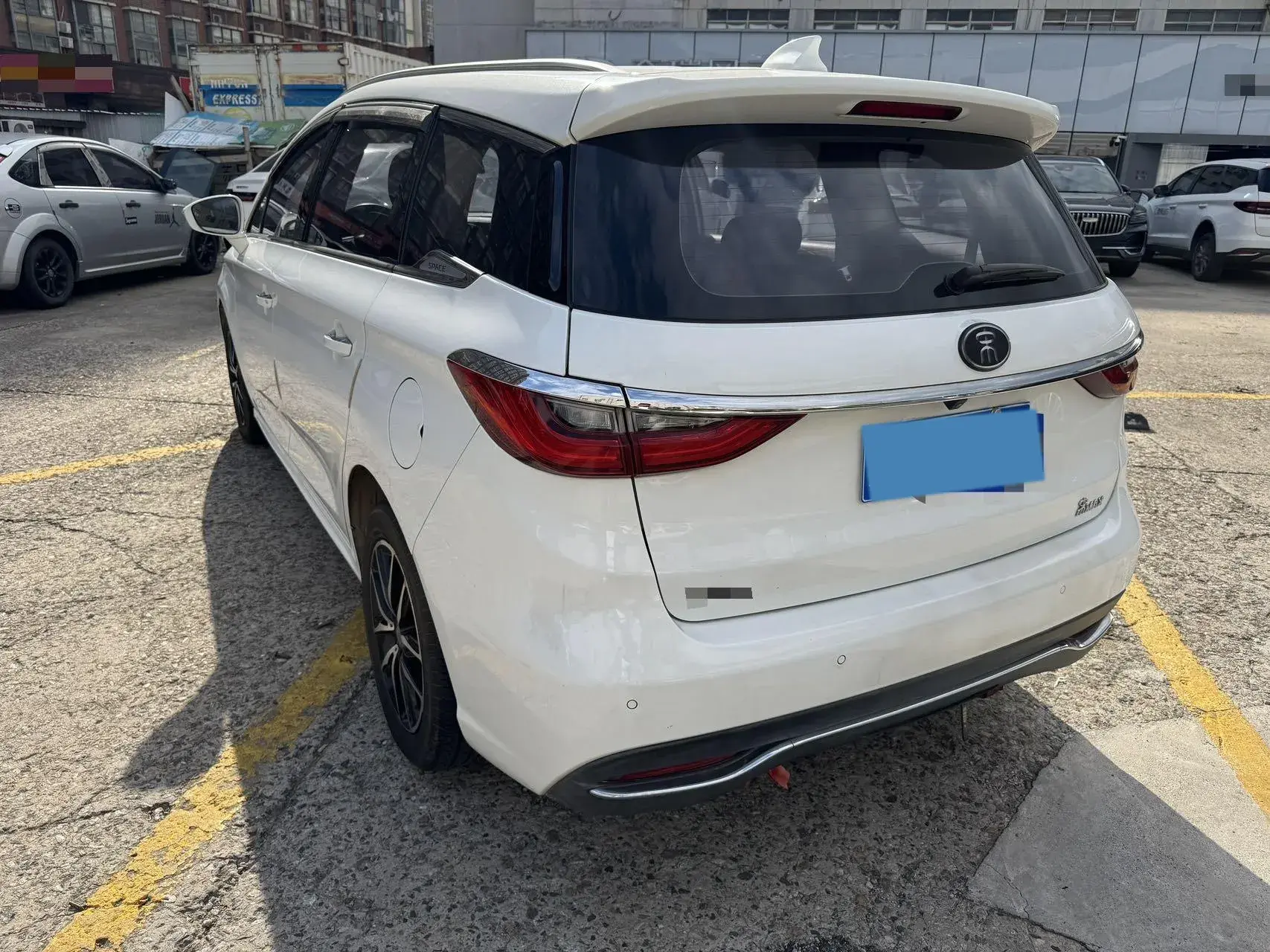 2018 BYD SONG thumbnail 4