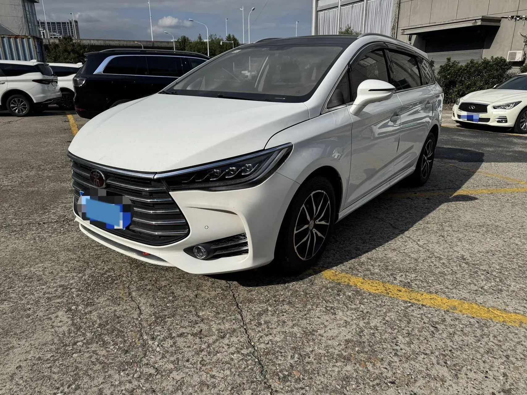 2018 BYD SONG view 1